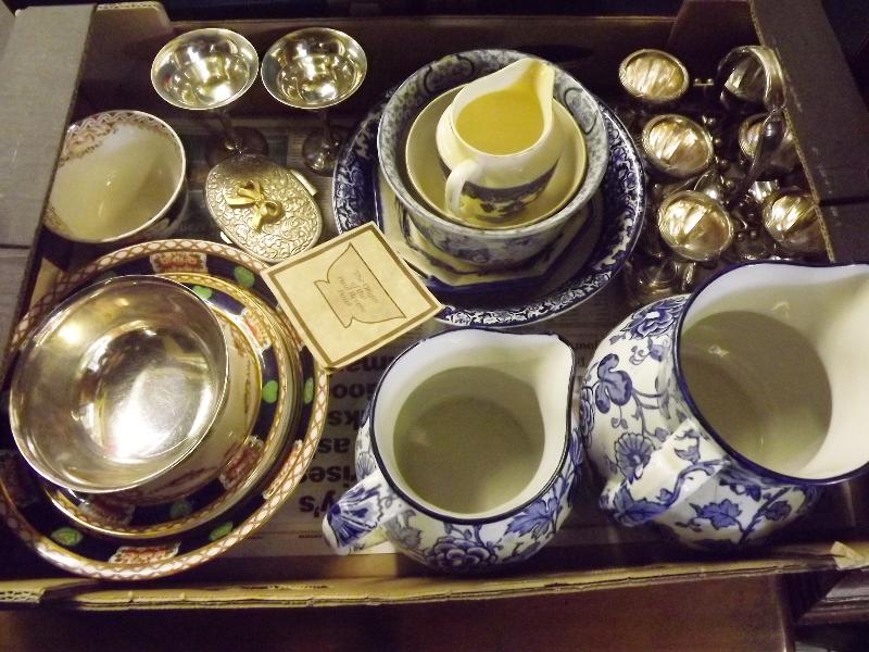 A mixed lot to include a replica Paul Revere bowl by Gorham with certificate, other plated ware