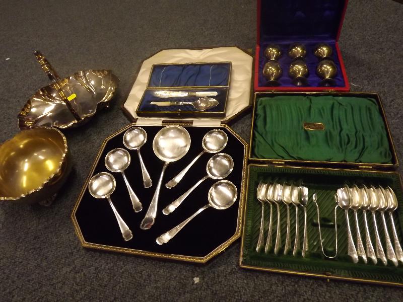 A quantity of cased plated flatware