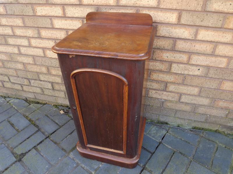 A good bedside mahogany cabinet with shelved interior