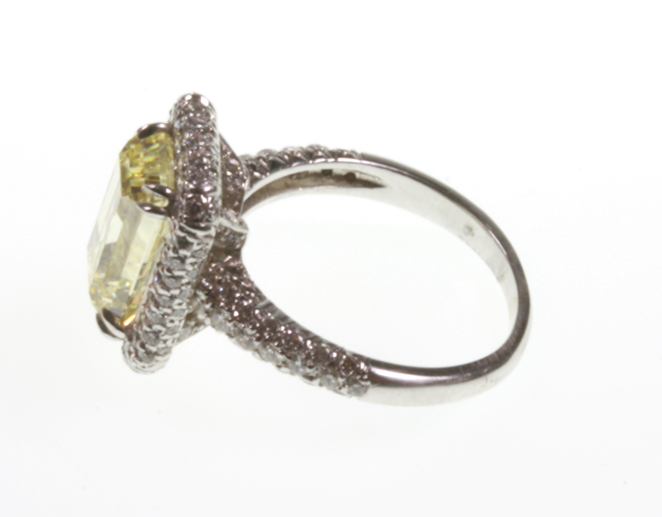 A Natural Fancy Yellow Diamond Dress Ring. 3.75 carats VS2. Size M. With GIA of America certificate. - Image 2 of 8