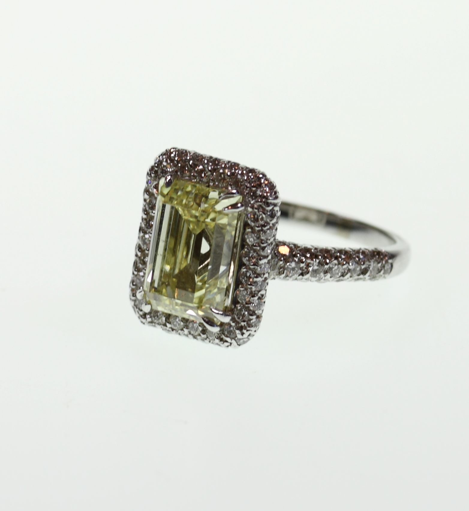 A Natural Fancy Yellow Diamond Dress Ring. 3.75 carats VS2. Size M. With GIA of America certificate. - Image 6 of 8