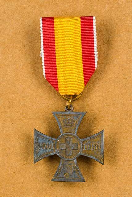 Orden & Ehrenzeichen Deutschland - Baden : Cross for Volunteer War Aid 1914 - 1916  The cross was