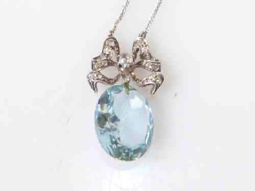 Aquamarine and diamond pendant necklace, with ribbon crest and white gold chain