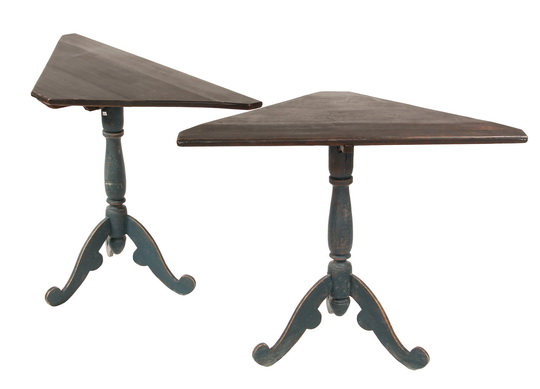 PAIR OF CORNER STANDS - Painted Stands with black triangular tops, blue turned column, set on