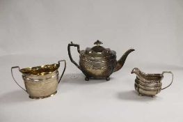 An early nineteenth century silver tea service, comprising teapot and milk jug by Nathaniel Hart,