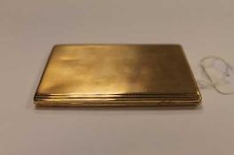 A solid 9ct gold cigarette case, 169.1g.   CONDITION REPORT:  Good condition.