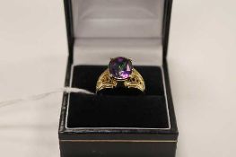 A 9ct gold gemstone ring.   CONDITION REPORT:  Good condition.