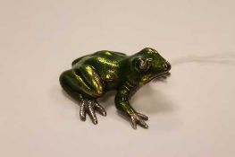 A silver and iridescent enamel frog, length 5.5 cm,  61.4g.   CONDITION REPORT:  Excellent