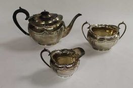 A silver three piece tea service, Sheffield 1925, 39 oz. (3) CONDITION REPORT: Good condition,