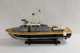 A model naval boat, length 91 cm. CONDITION REPORT: Good condition.