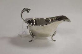 A silver sauce boat, Birmingham 1971. CONDITION REPORT: Good condition.