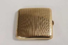 A 9ct gold cigarette case, 106.3g. CONDITION REPORT: Good condition, with presentation inscription