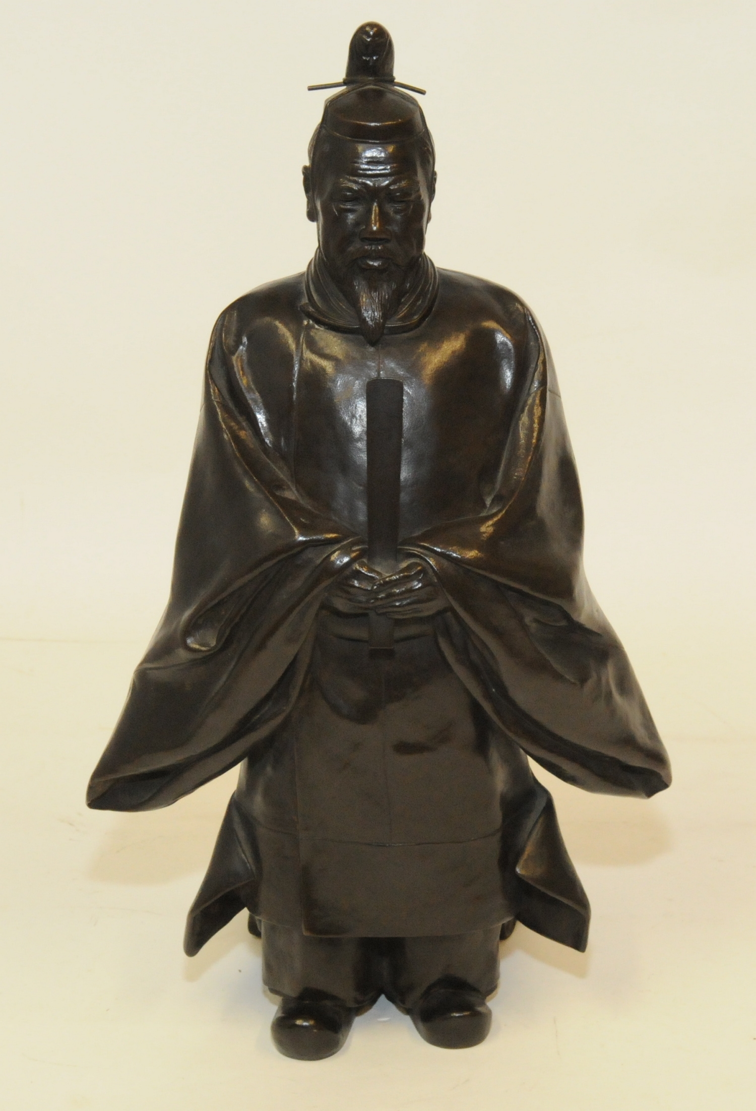 Good large Japanese Meiji period cast bronze figure of a Shinto priest wearing the Joe comprising