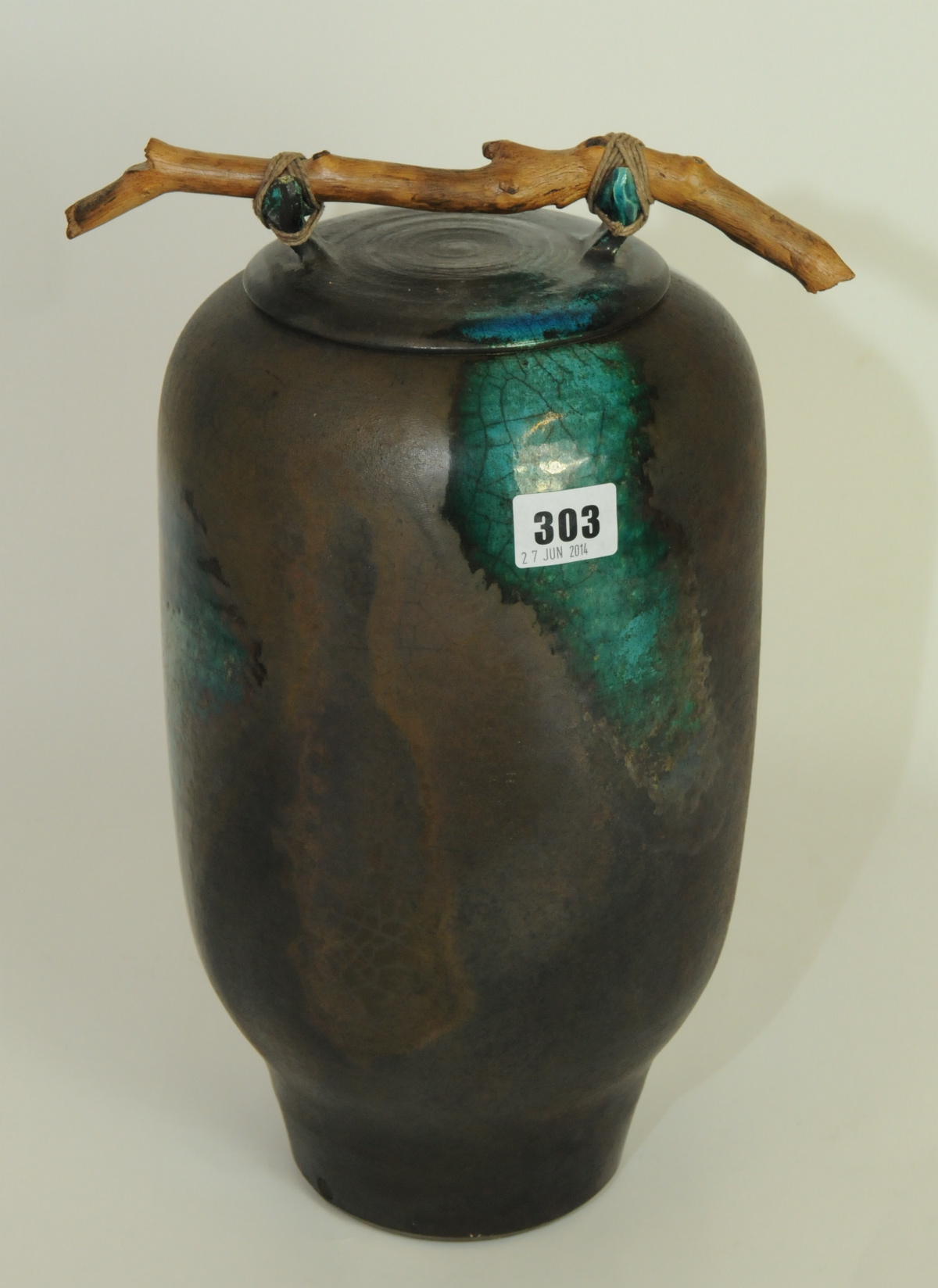 20th century Studio Pottery jar of ovoid form in the Japanese style, the oxidised matt body with
