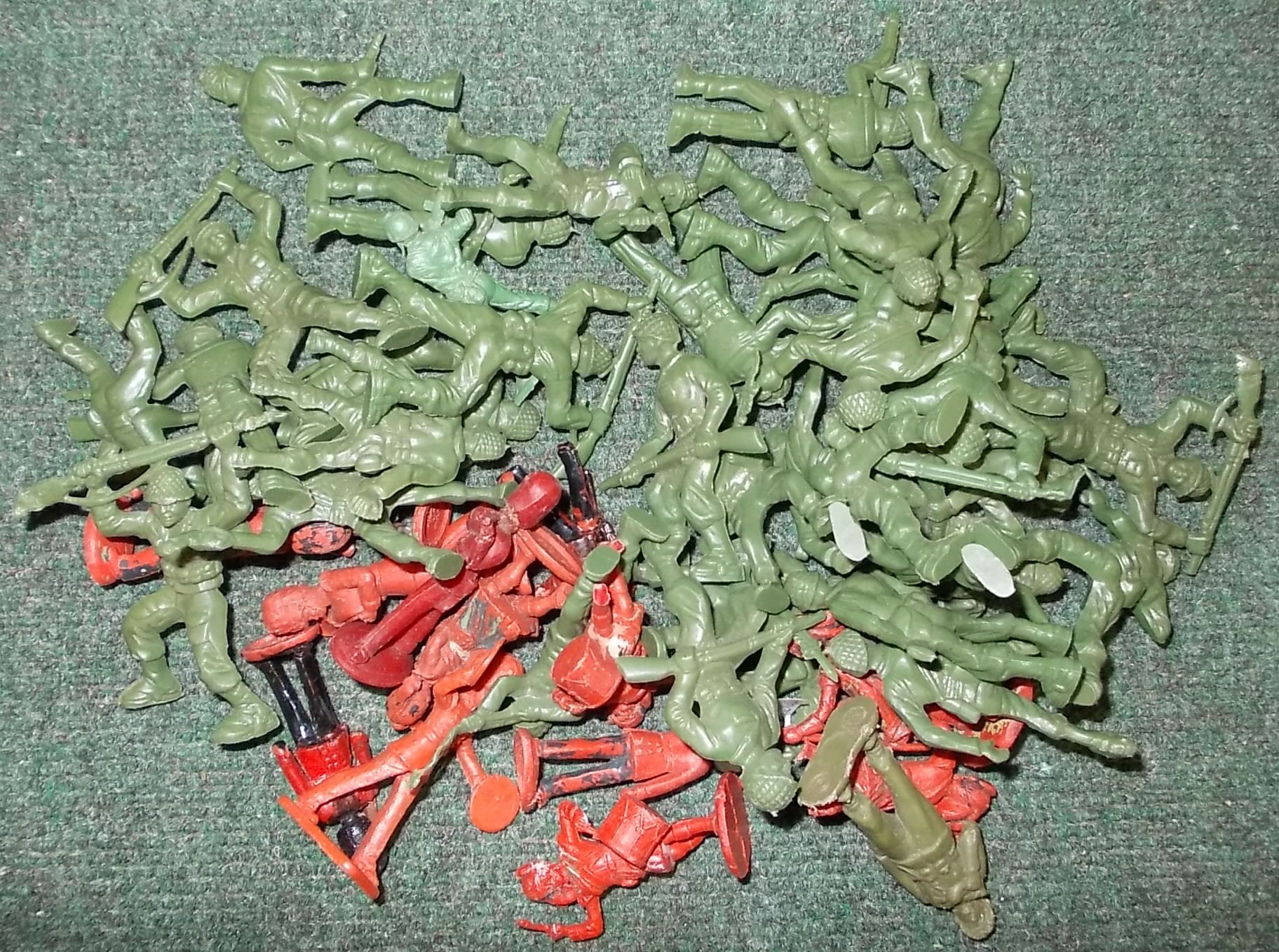 Bag of mixed plastic soldiers.