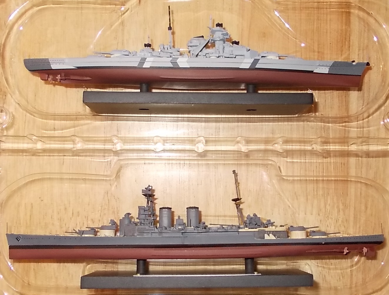 (2) Atlas Editions. Model ships. H.M.S. Hood & Bismark. Boxed.