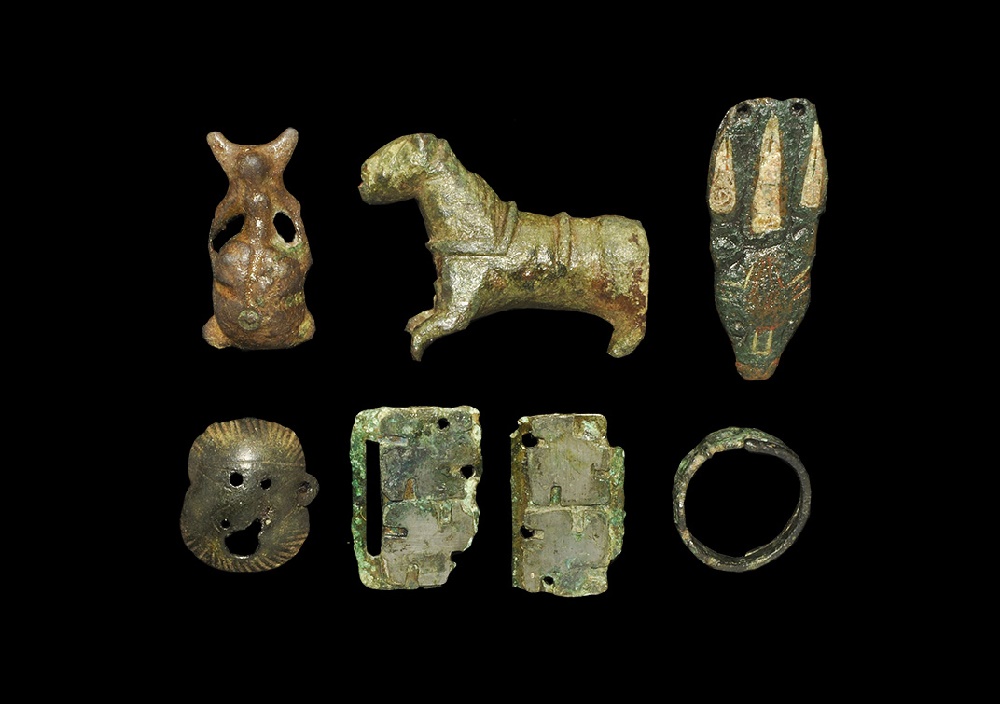 Saxon and Norman Bronze Items Group6th-14th century AD. A mixed group of bronze items comprising: