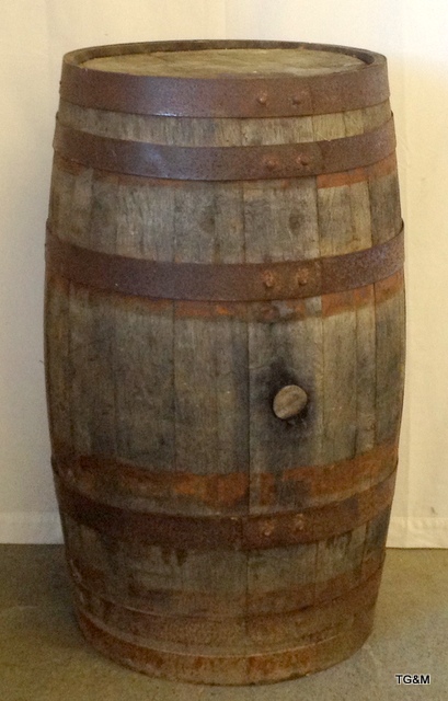 A full size oak beer barrel with steel banding 89cm high - Image 2 of 2