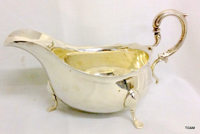 190gms solid silver sauce boat