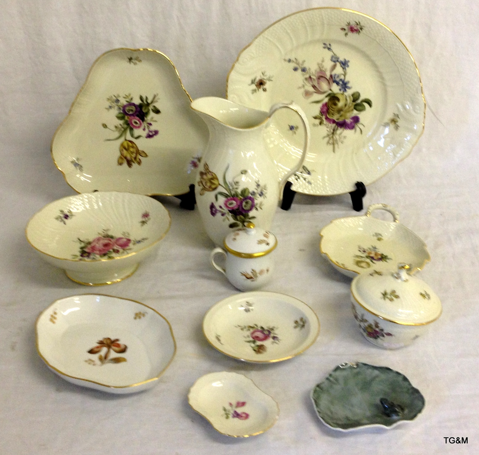 Ten pieces of Royal Copenhagen porcelain