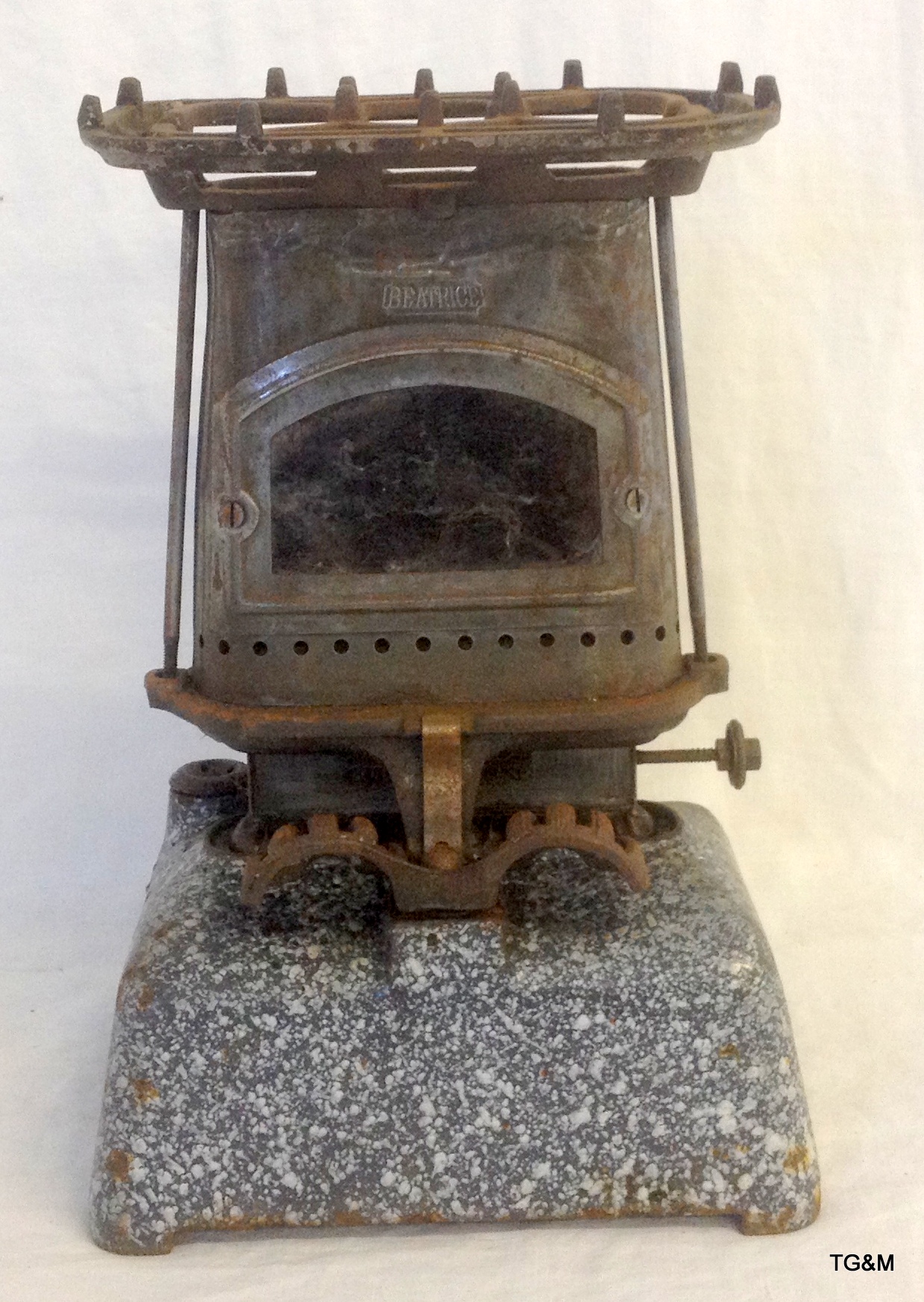 A vintage "Beatrice" paraffin heater