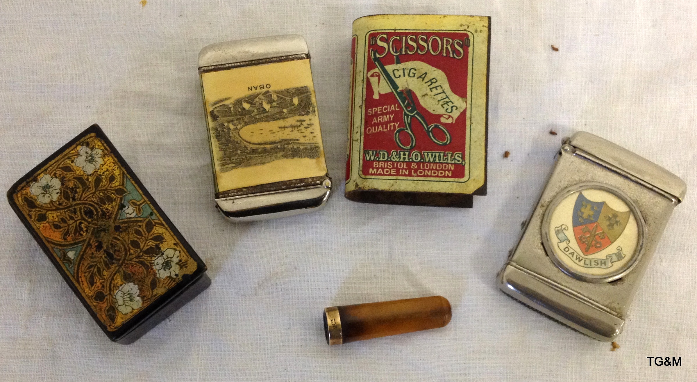 Various tobacco related items (5)