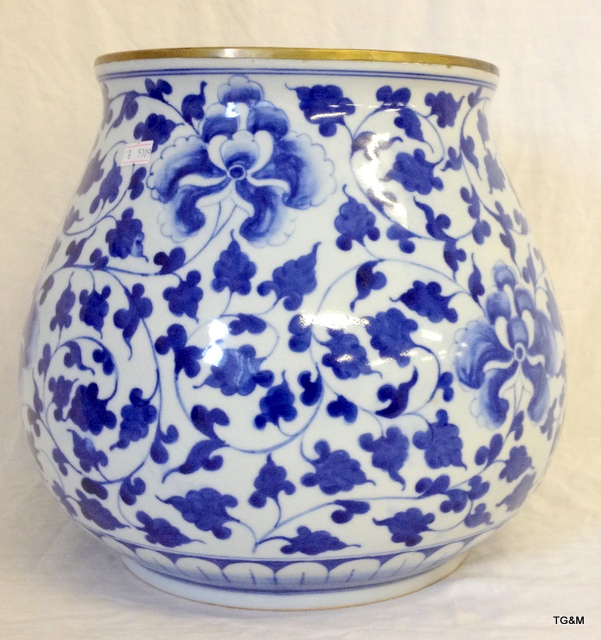 Chinese blue and white planter