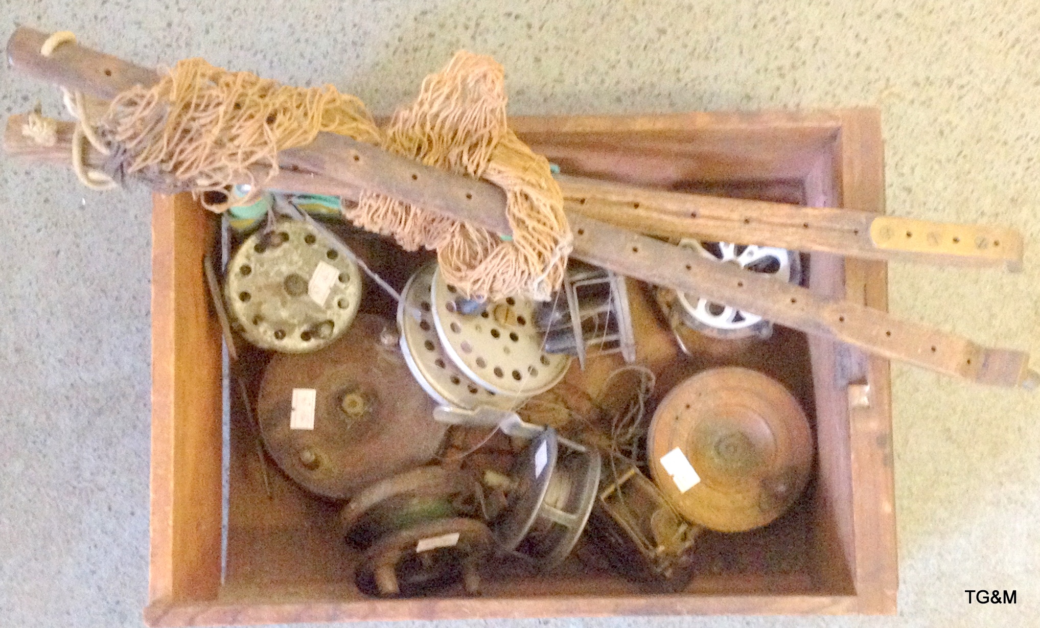 A collection of vintage fishing reels