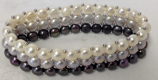 Multi coloured pearl bracelet