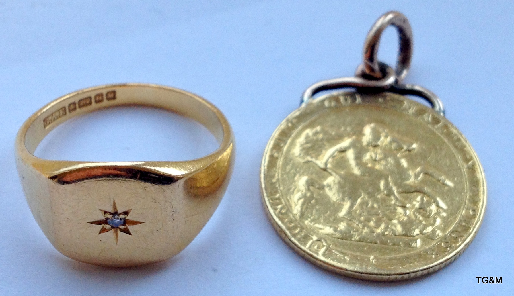 22ct gold gents ring, 1820 George III mounted sovereign