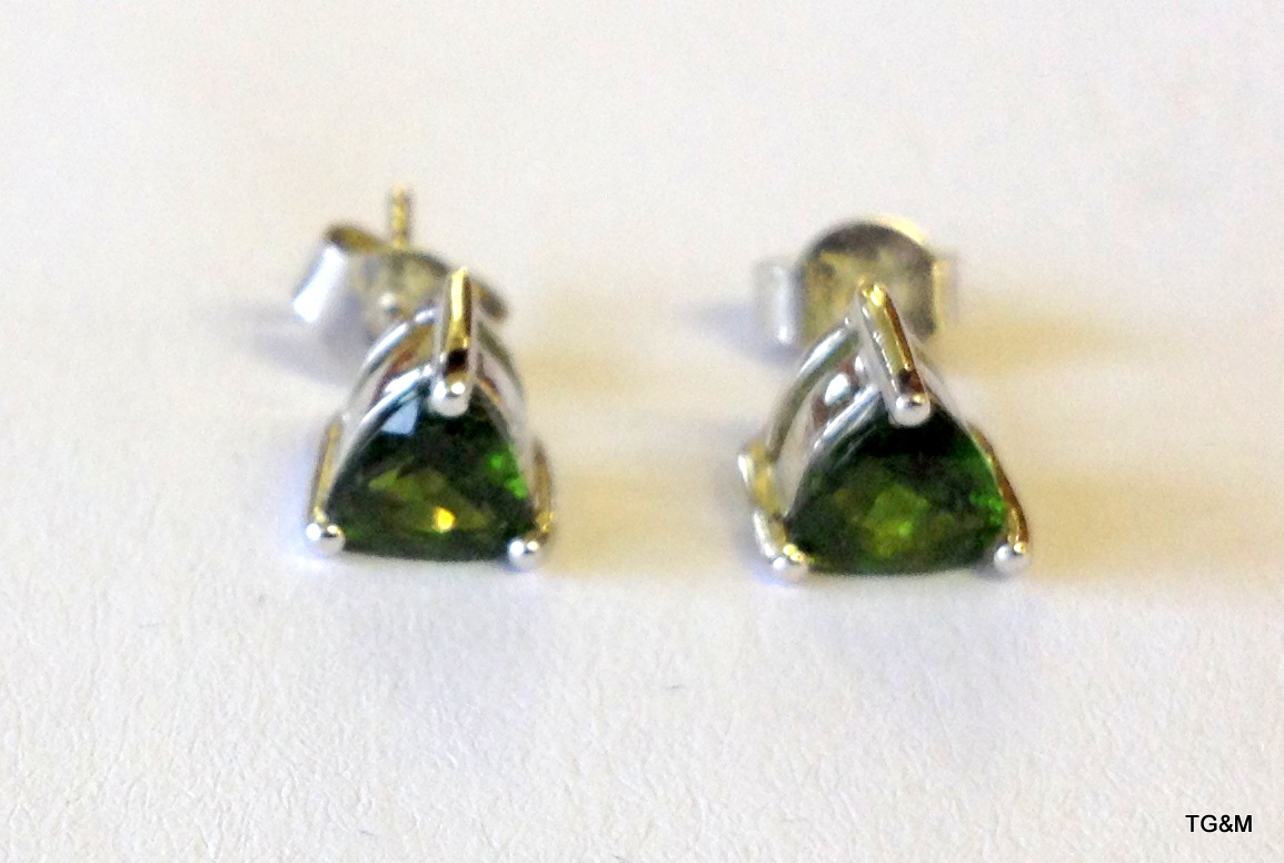 9ct white gold tsavorite earrings