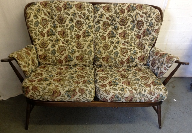 Spindle back two seater settee, Ercol style