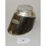 An Edwardian plate mounted horse's hoof vesta case, the hinge lid inscribed 'Dandy 1880-1901', the