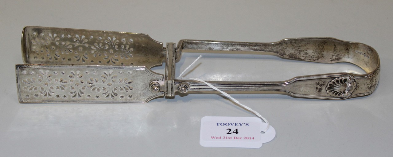 A pair of Victorian silver Fiddle, Thread and Shell pattern asparagus tongs, London 1863 by George