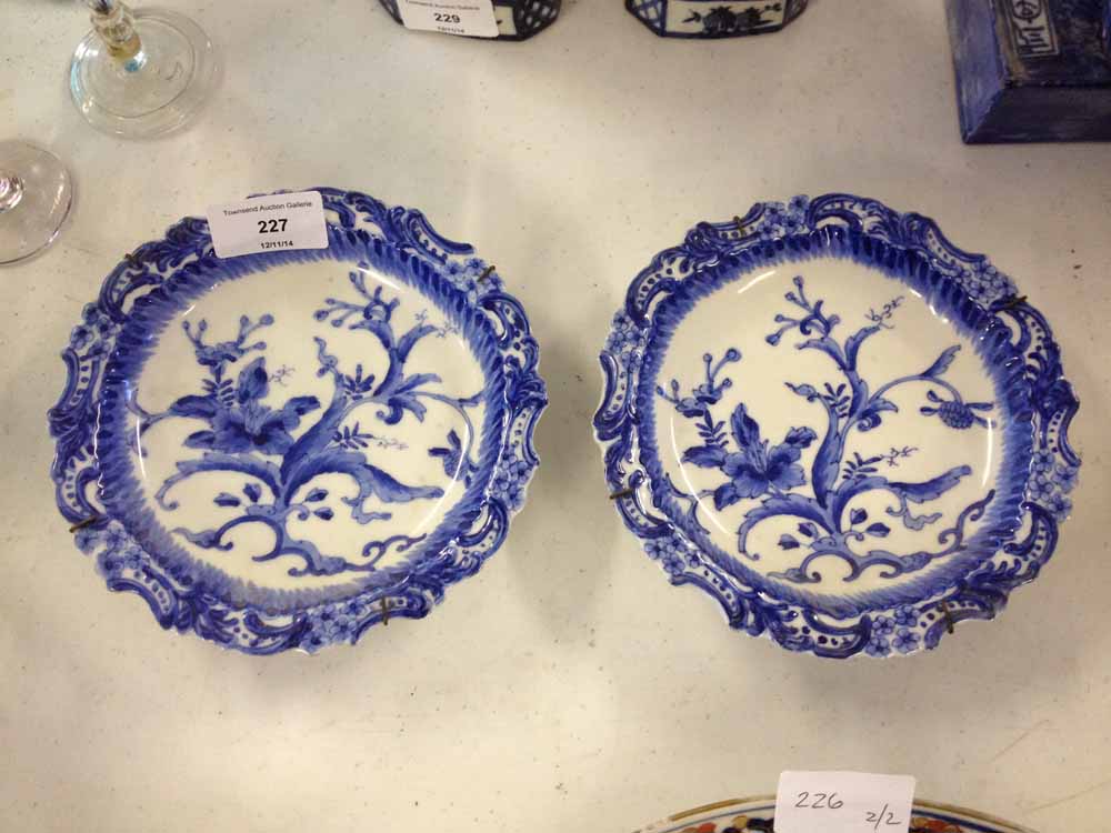 A pair of Chinese blue & white dishes.