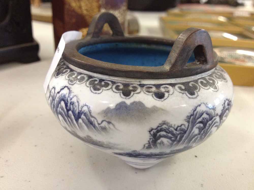 Small Canton enamel brush washer