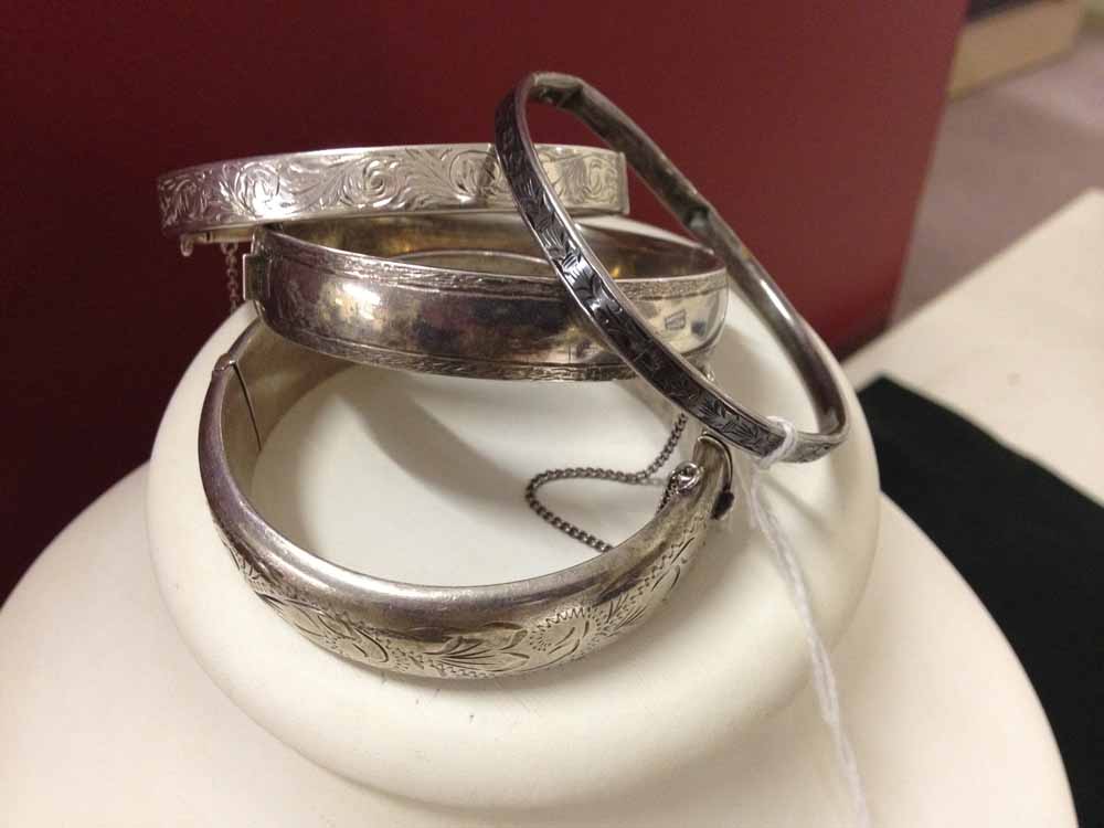 4 hallmarked silver bangles, approx total weight 75.2g.