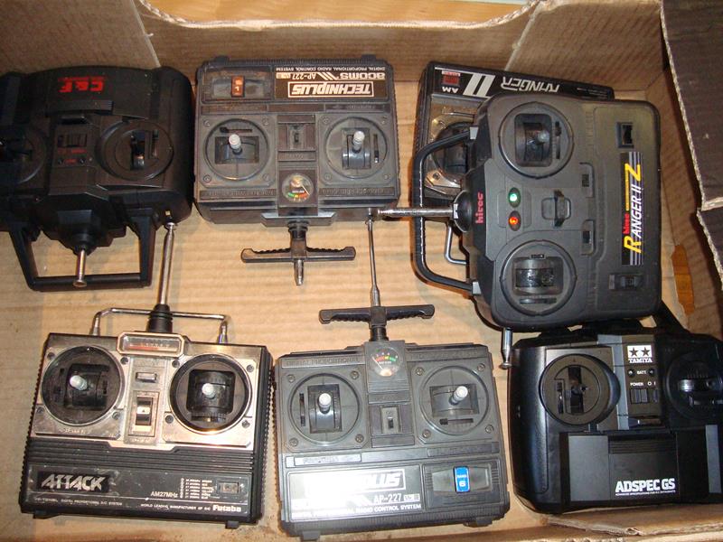 A tray of radio control (r/c) transmitter units as lotted.


Condition 3/4
Box condition  unboxed