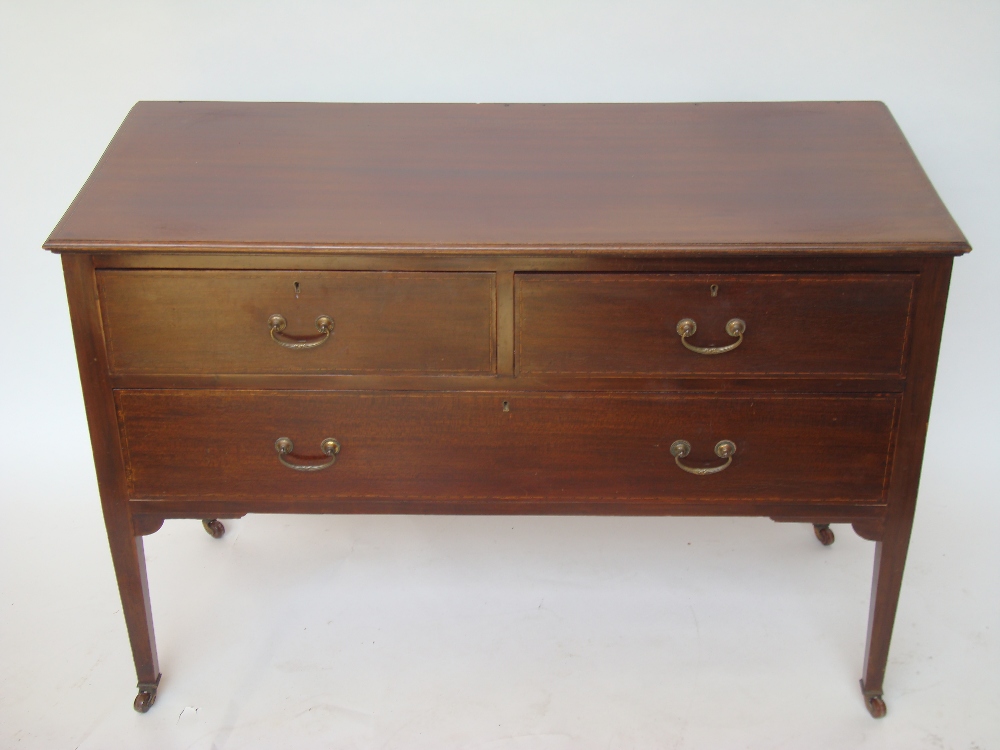 An Edwardian mahogany dressing table with short and one long drawer, 114x52x78cm.