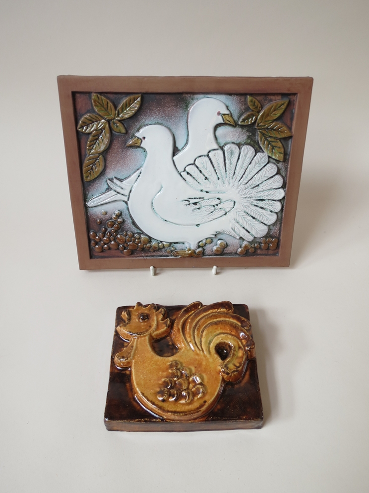 Two ceramic wall plaques, depicting birds, by Wills Fischer and Aimo Nietosvuori for Jie