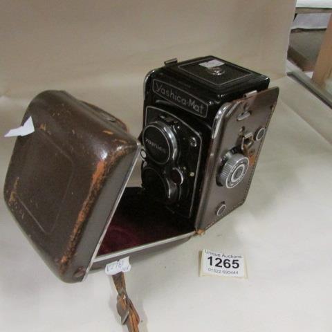 A leather cased 3.5 lens Yashica Mat camera