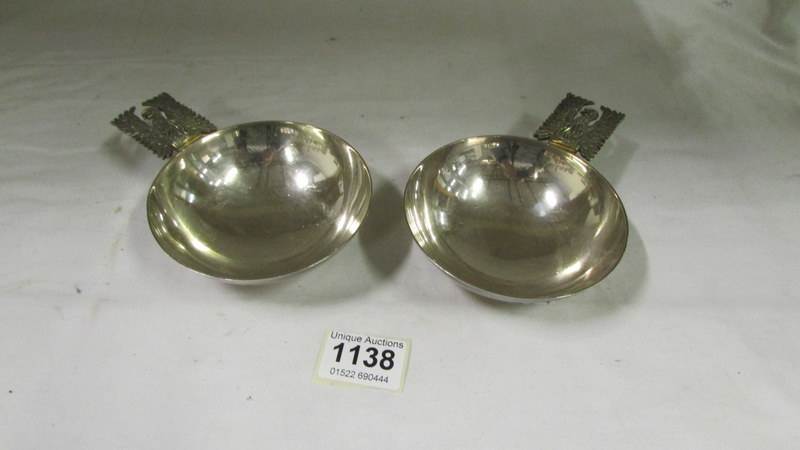 A pair of St. Paul's Cathedral Foundation silver commemorative anointing cups (approx. 470 gms)
