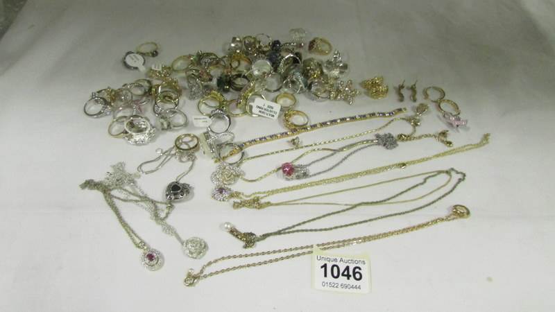 Approximately 60 dress rings, 10 pendants, 5 pairs of earrings, a brooch and a bracelet