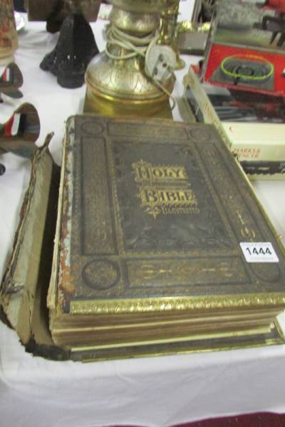 A self interpreting Bible by John Brown, illustrated, cover detached and spine loose