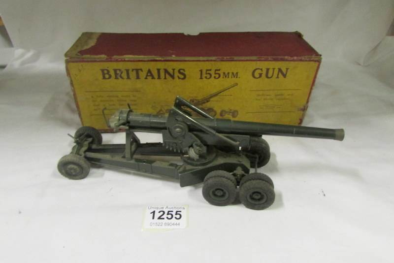 A Britain's No. 2064 155mm gun in original box