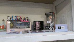 A mixed lot of Marilyn Monroe collectables