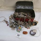 A mixed lot of costume jewellery