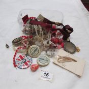 A mixed lot of costume jewellery