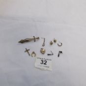 A small mixed lot of jewellery including some gold