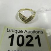 A 20 stone yellow gold diamond ring, size Q